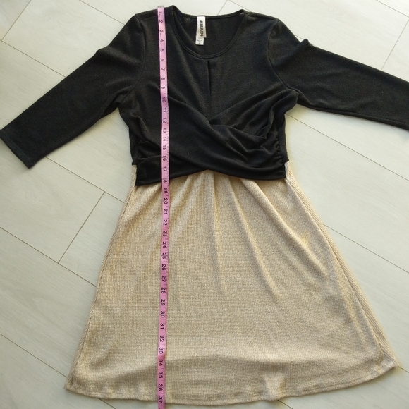 Amadi 3/4 Sleeve Knit Wrap Midi Dress - Picture 12 of 13